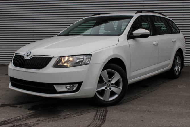 Skoda Octavia Combi Ambition weiss