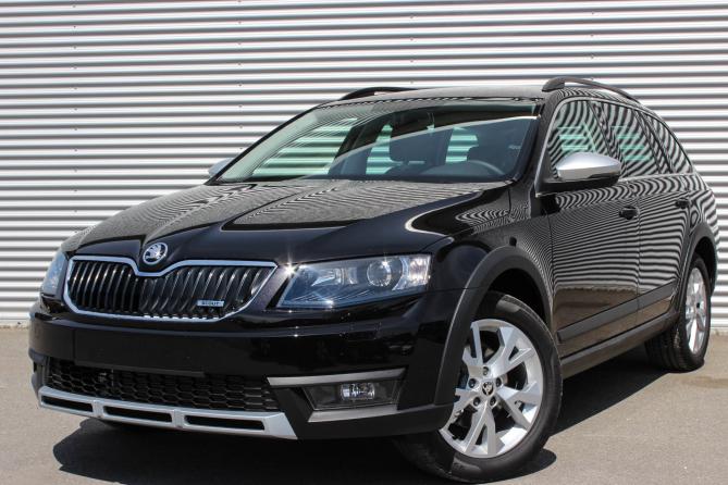 Skoda octavia scout schwarz