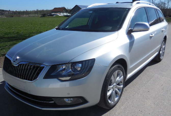 skoda superb trifid silber