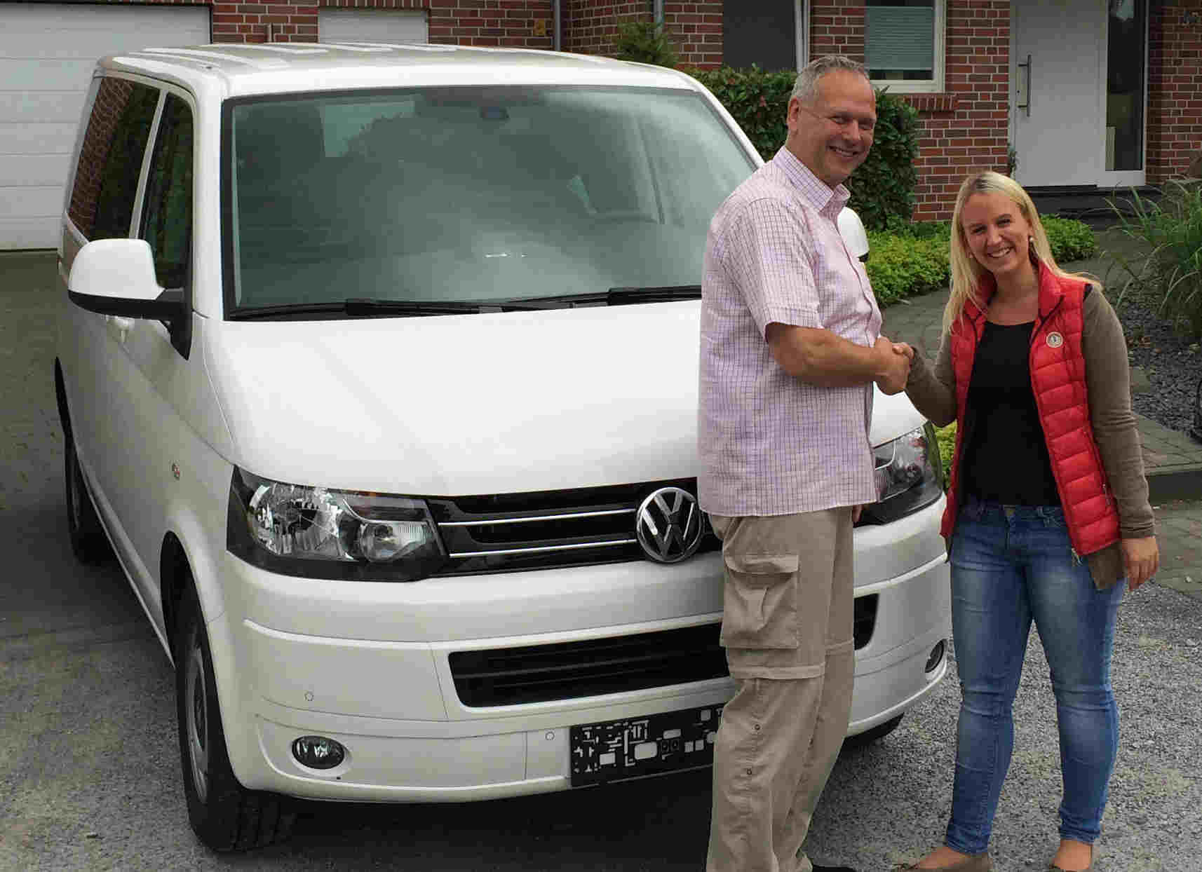 Gute Fahrt der Frau vom Fliesenlegermeister